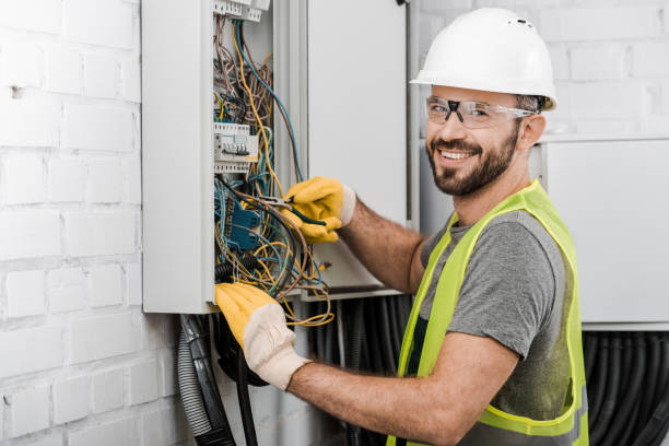 Best Commercial Electrician Services  in Lindstrom, MN