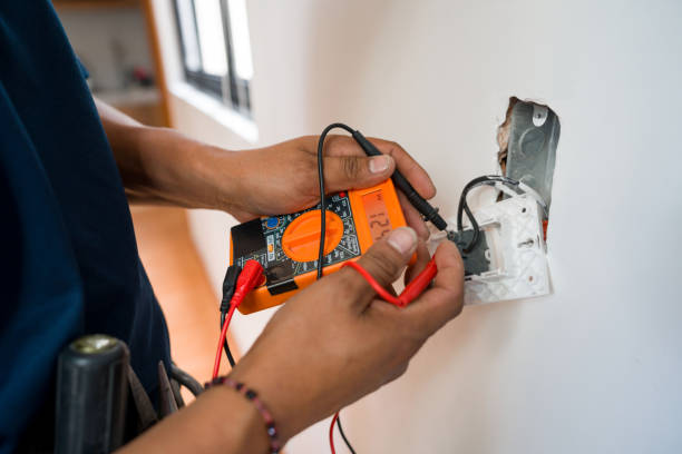 Best Circuit Breaker Repair  in Lindstrom, MN