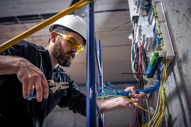 Best 24-Hour Electrician  in Lindstrom, MN